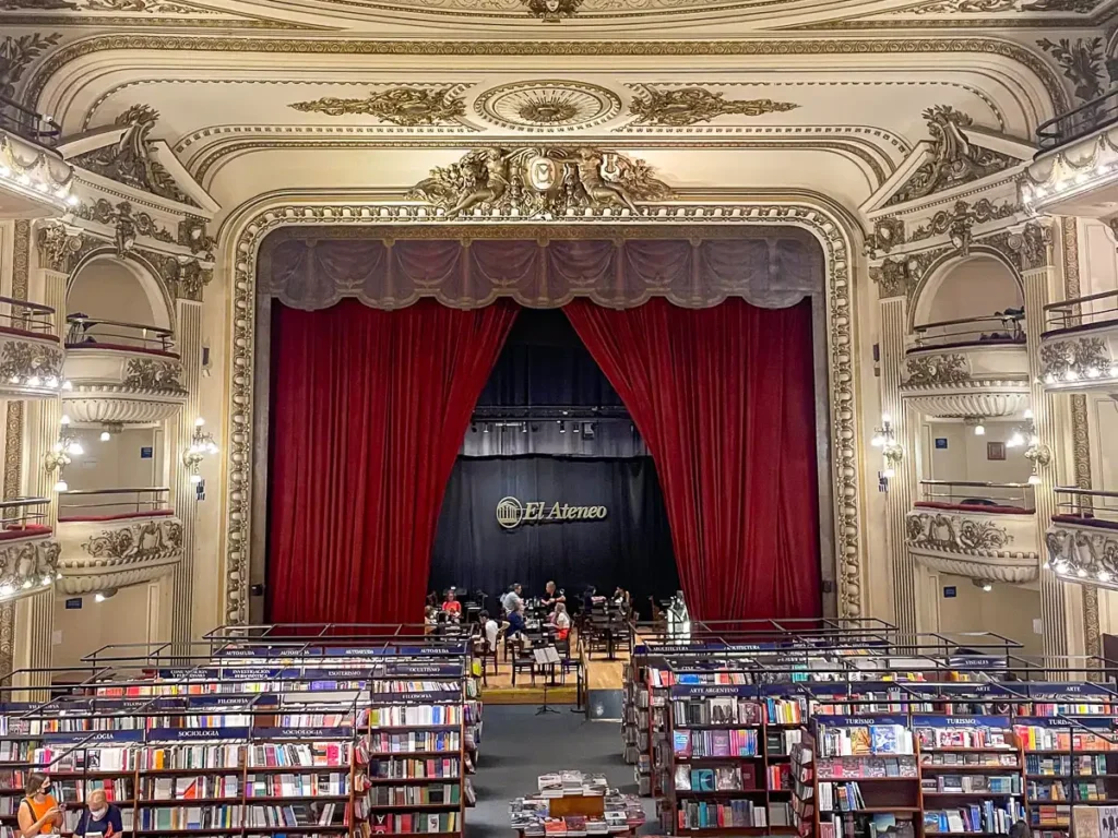 impresionante librería, ateneo grand splendid en buenos aires