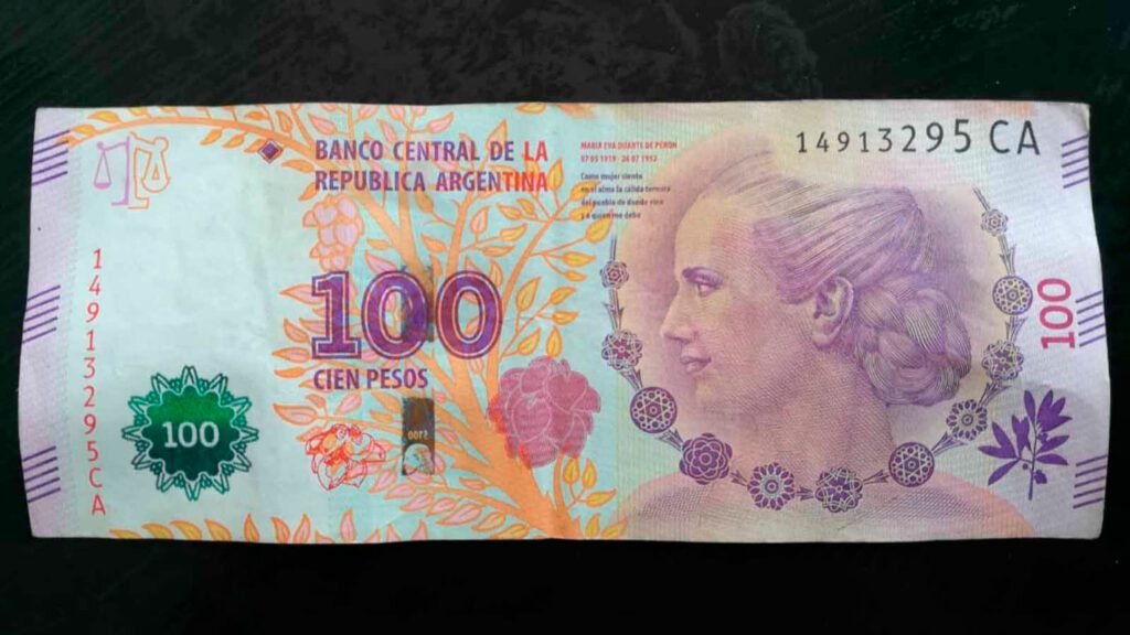 One hundred pesos note