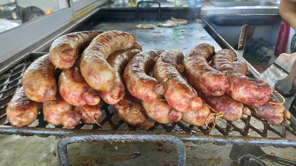 Choripan comida tipica de buenos aires para comer al paso