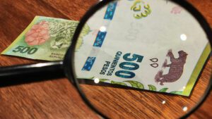 Spotting fake bank notes