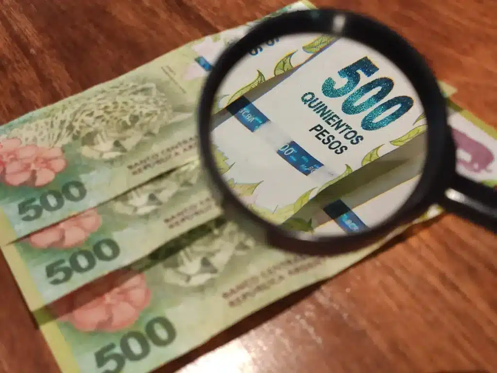analizing dolar blue in buenos aires argentina