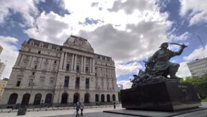 Centro Cultural Kirchner at Paseo del Bajo