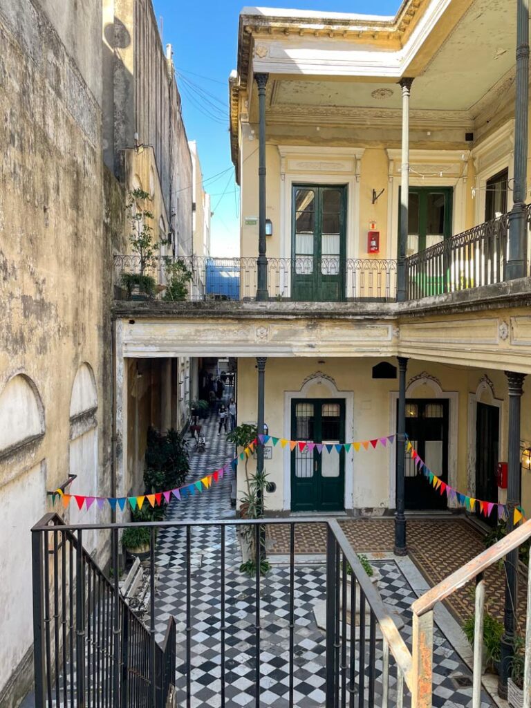 Casa antigua en San Telmo, una zona visitada por turistas