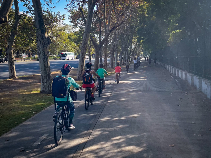 Passeio de bicicleta pelas áreas verdes dos Bosques de Palermo