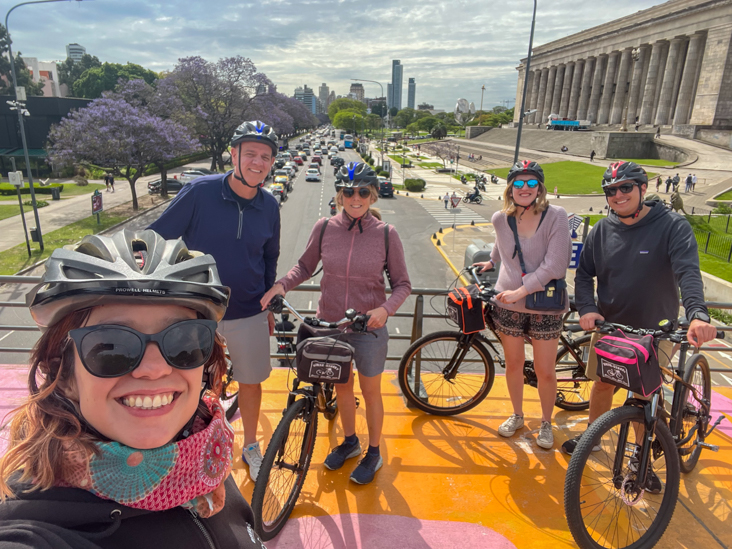 hôte local à Buenos Aires lors d'une visite de la ville