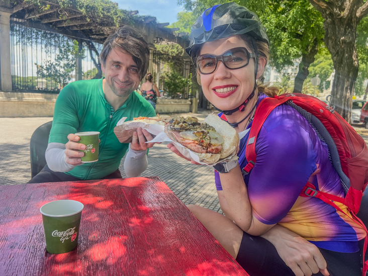 comer un sanwich tradicional en buenos aires en una experiencia foodie