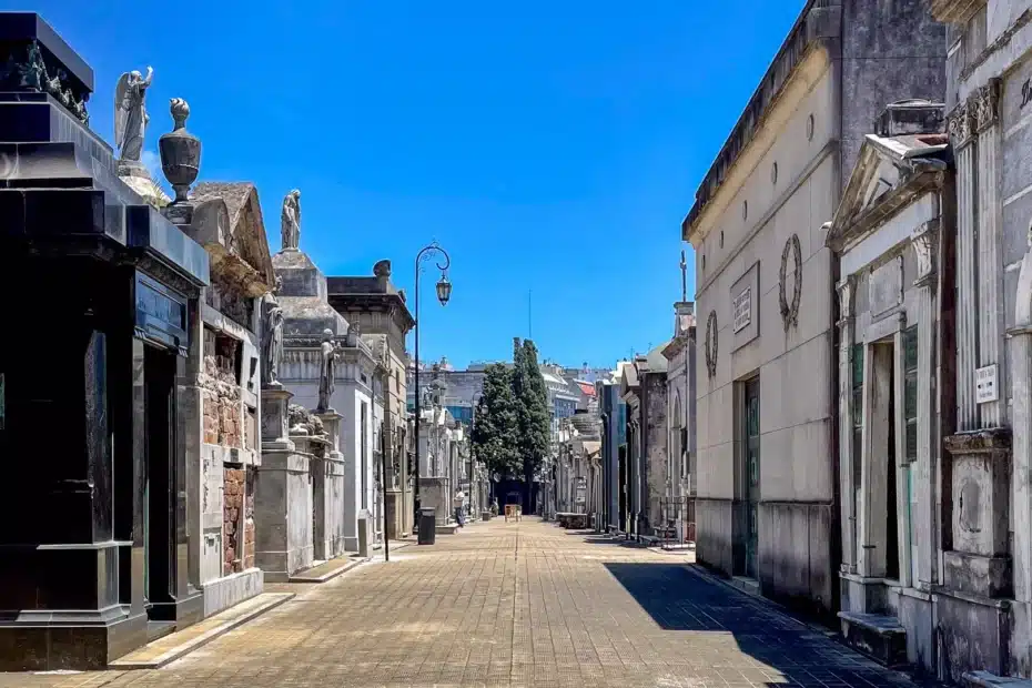 Recoleta cemetery one of the must to do in Buenos Aires