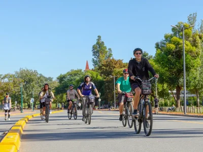 local guide in bosques de palermo in buenos aires during a bike tour